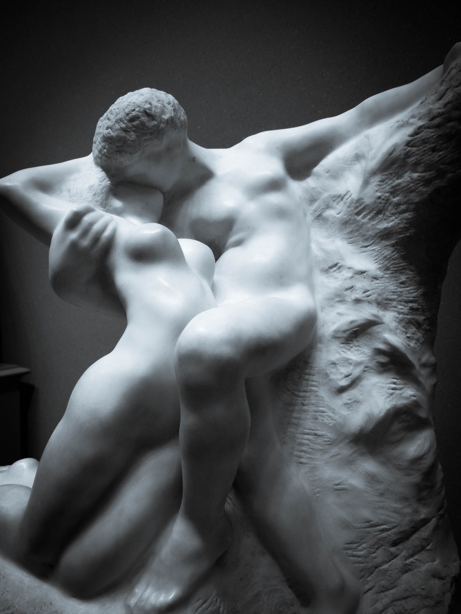 Lovers Statue